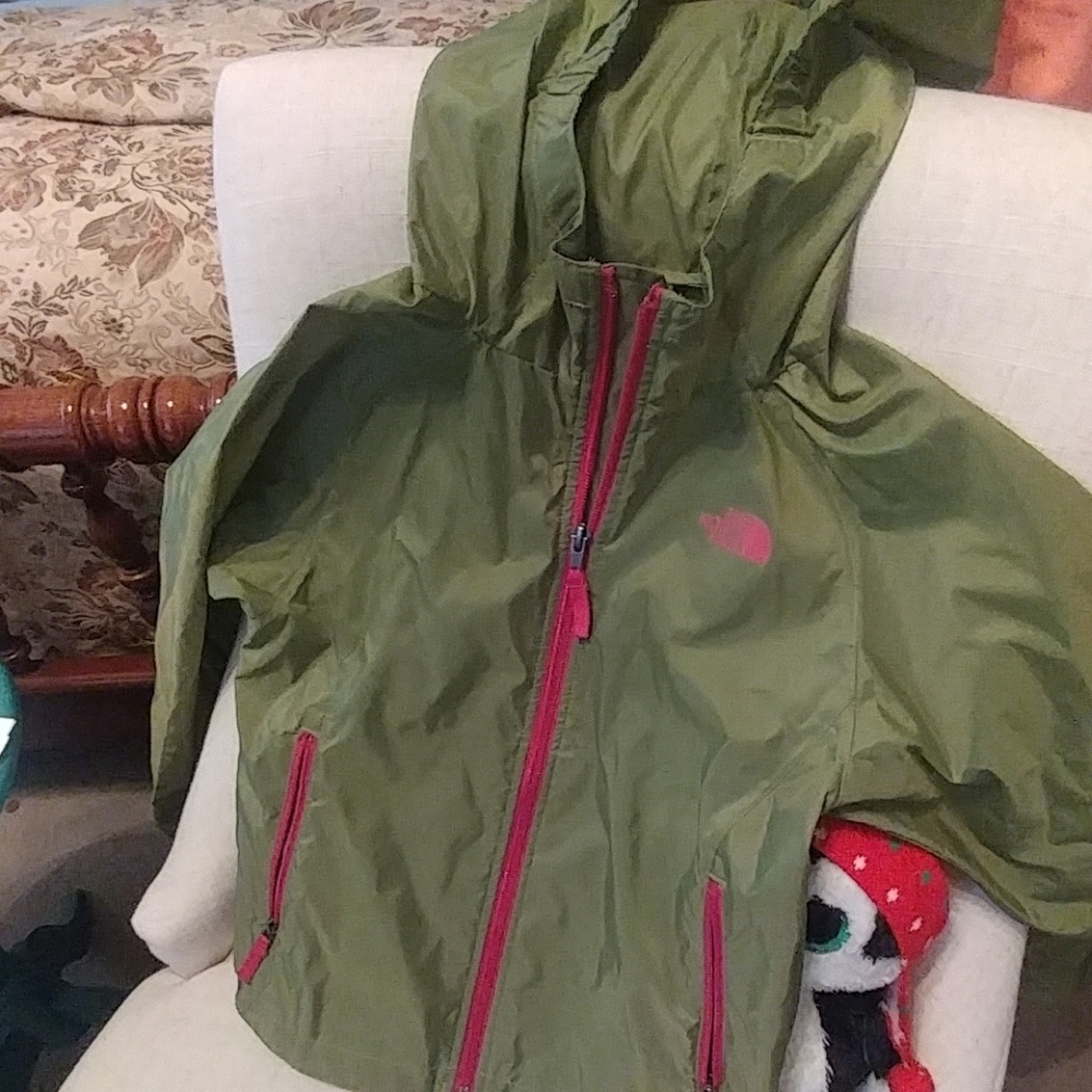 Northface girls windbreaker 7/8